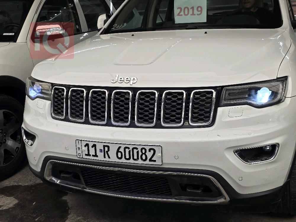 جیپ گراند شیرۆکی